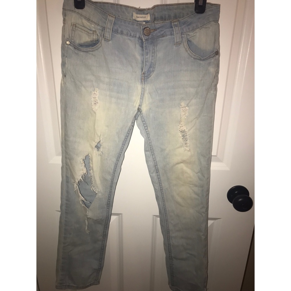 Mid rise Distressed jeans